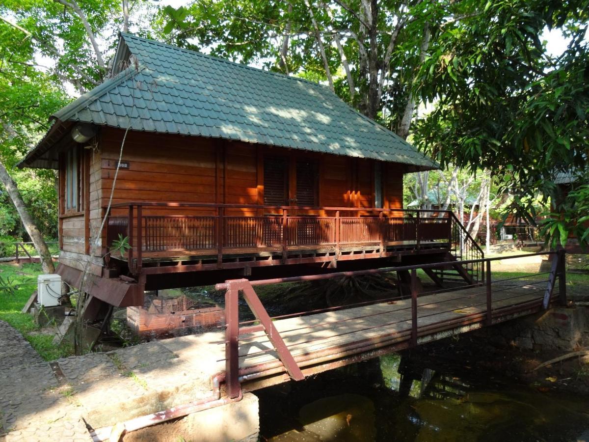 Water Scapes Hotel Kumarakom Exterior photo