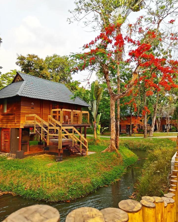 Water Scapes Hotel Kumarakom Exterior photo