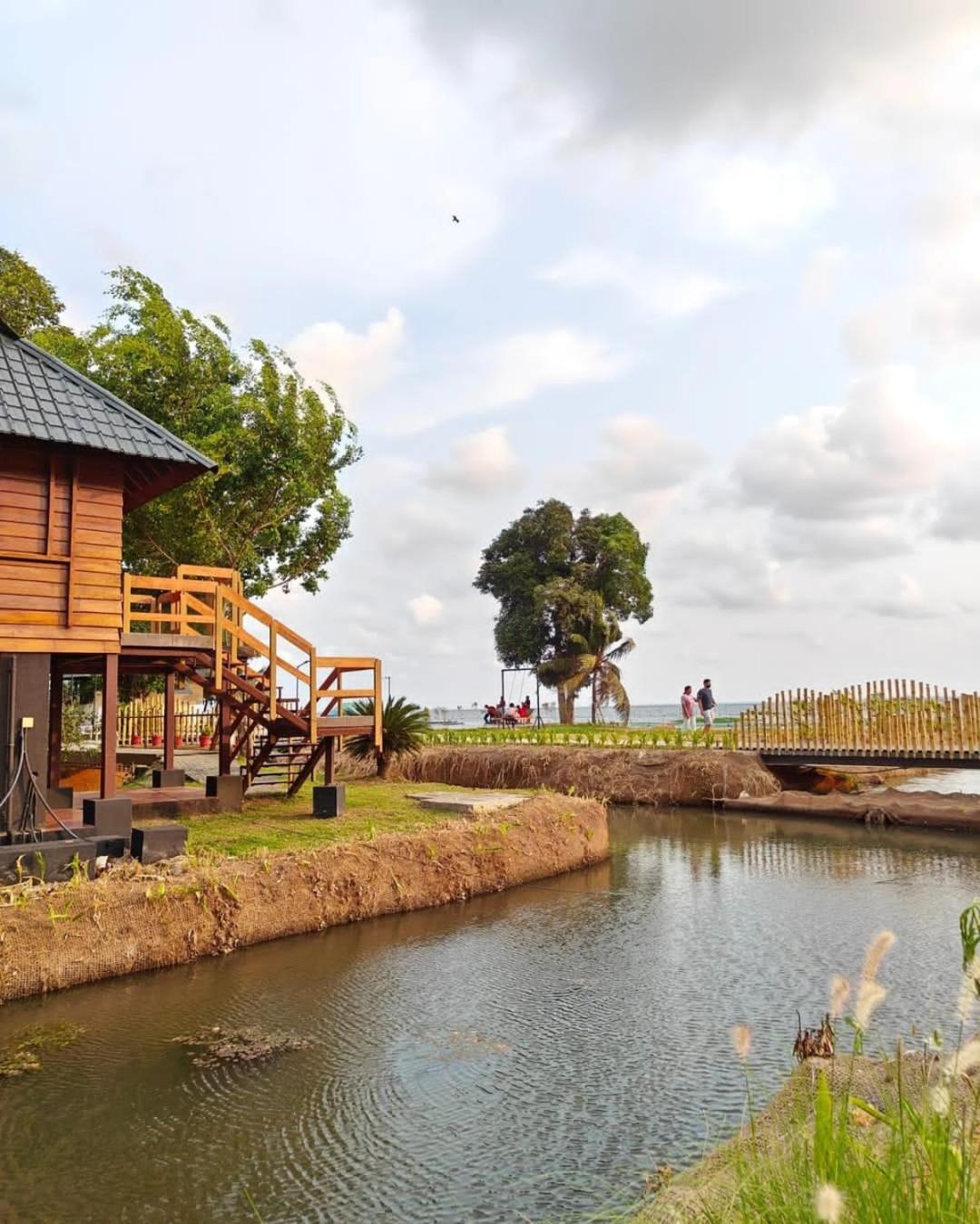 Water Scapes Hotel Kumarakom Exterior photo