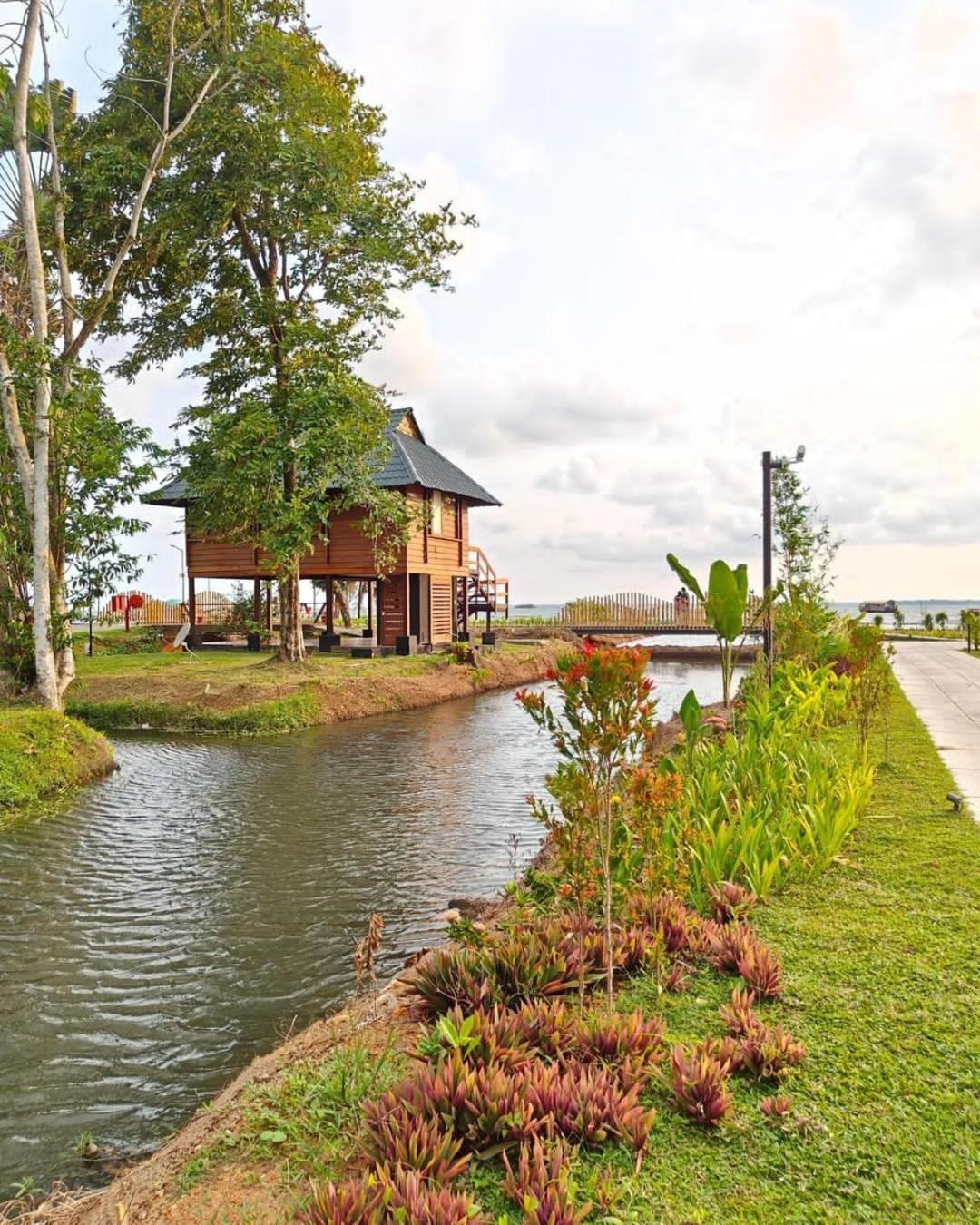 Water Scapes Hotel Kumarakom Exterior photo