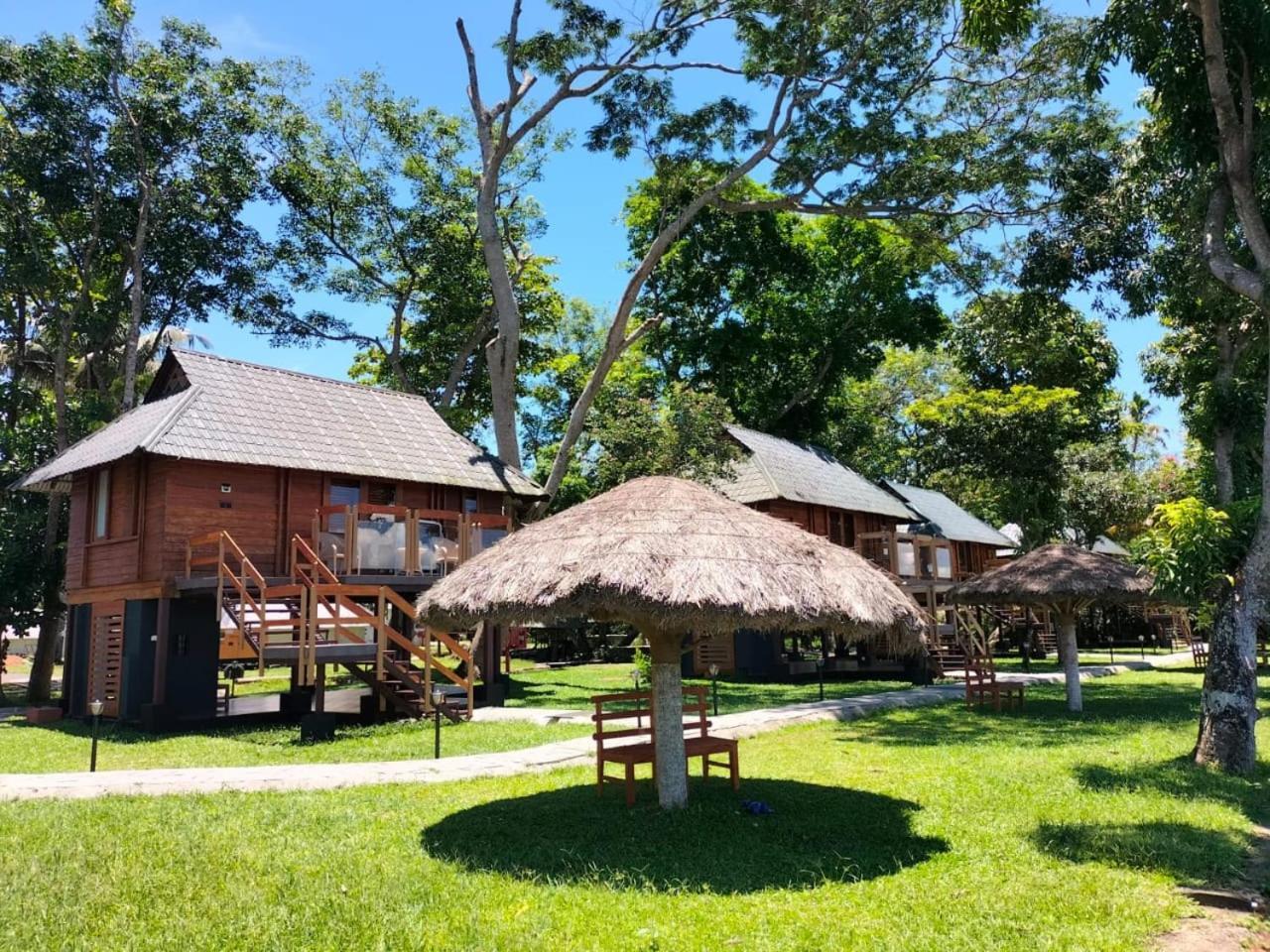 Water Scapes Hotel Kumarakom Exterior photo