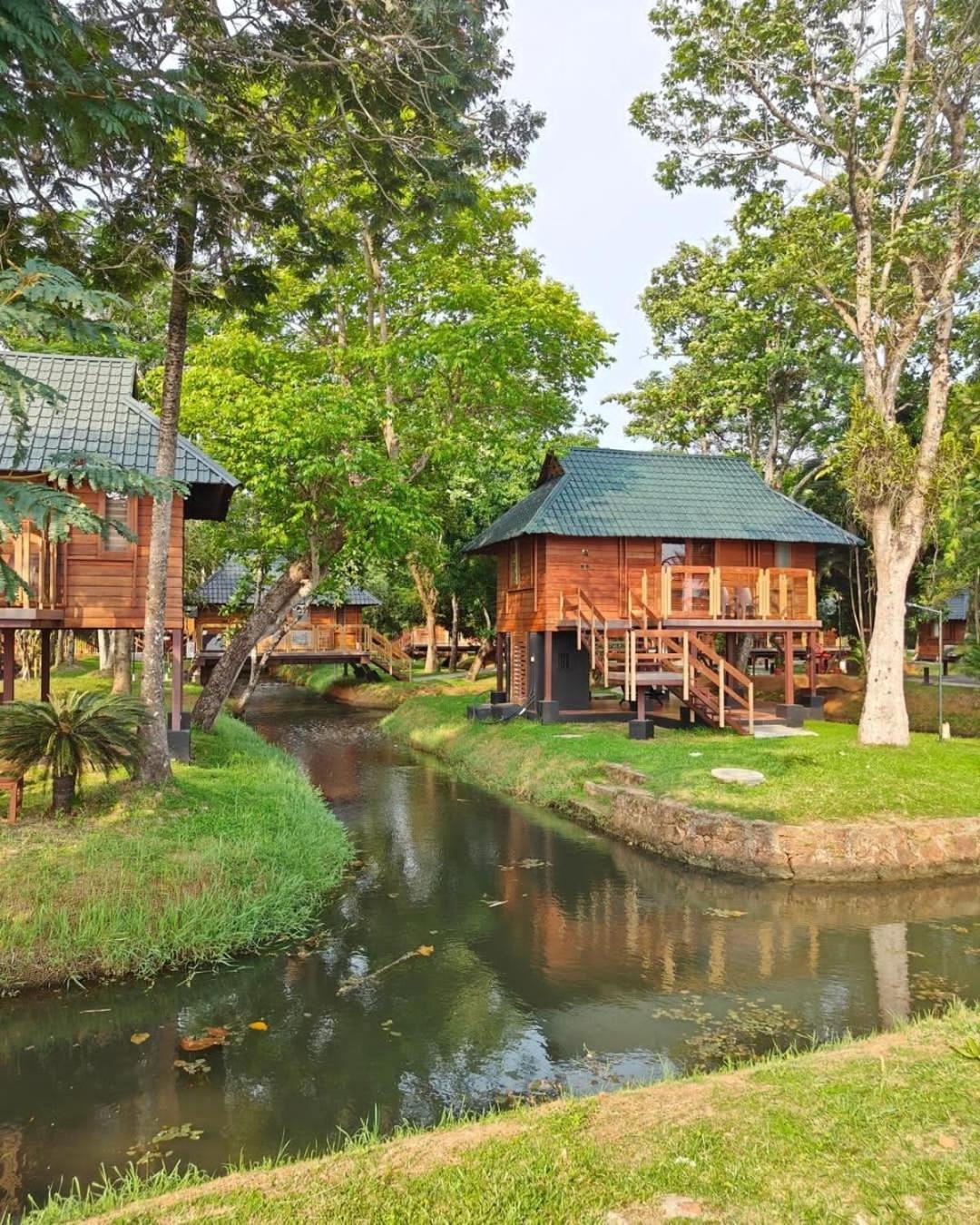 Water Scapes Hotel Kumarakom Exterior photo