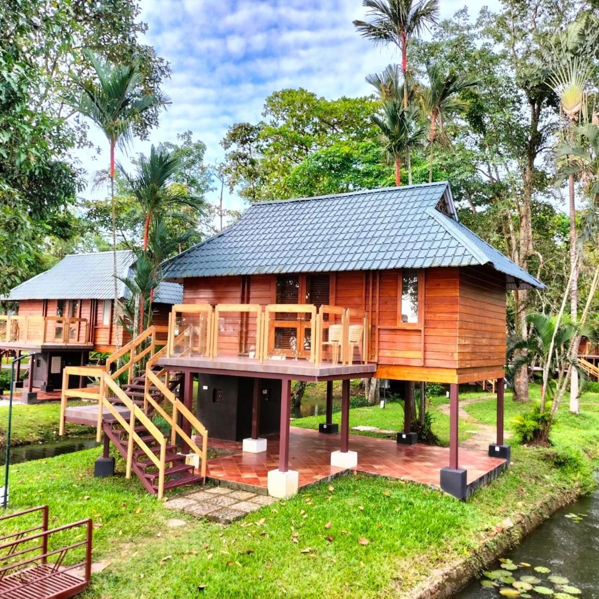 Water Scapes Hotel Kumarakom Exterior photo